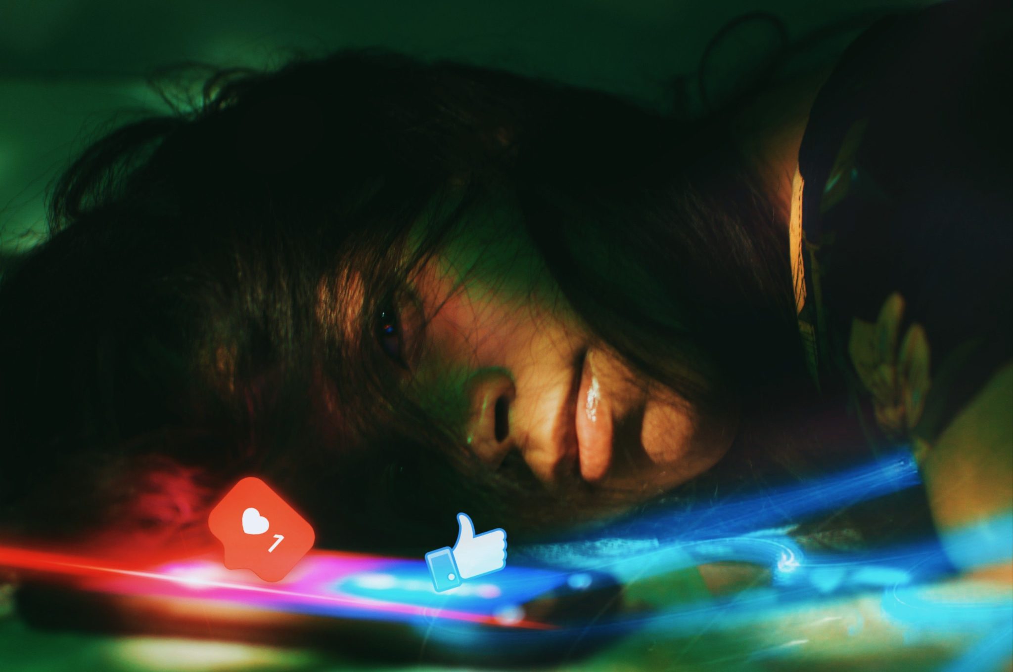 LA PSICOLOGÍA DETRÁS DE LAS REDES SOCIALES: EVITARLAS CURA LA MENTE